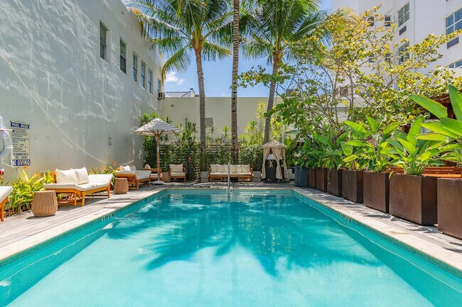 Building Photo - 1701 Alton Rd