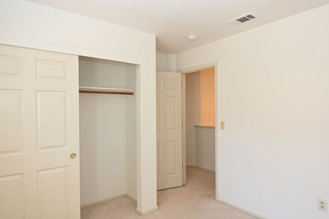 Building Photo - 2 story home, gated community, near Shops ...