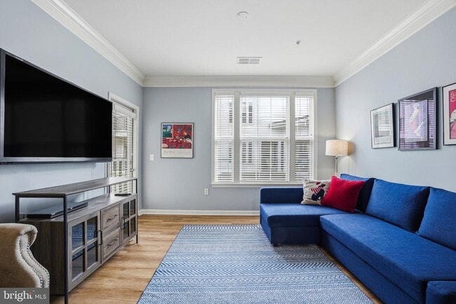 Building Photo - 27 Booth St