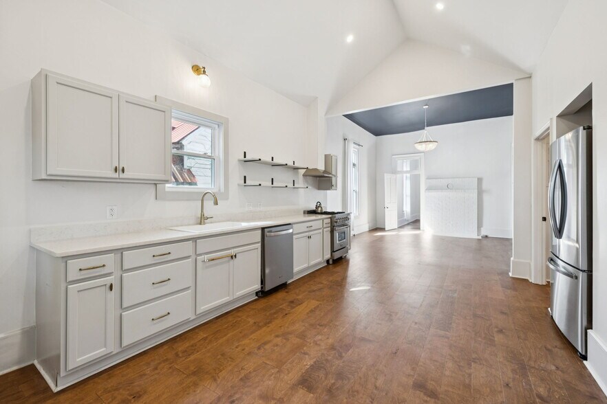 Building Photo - 911 S High St