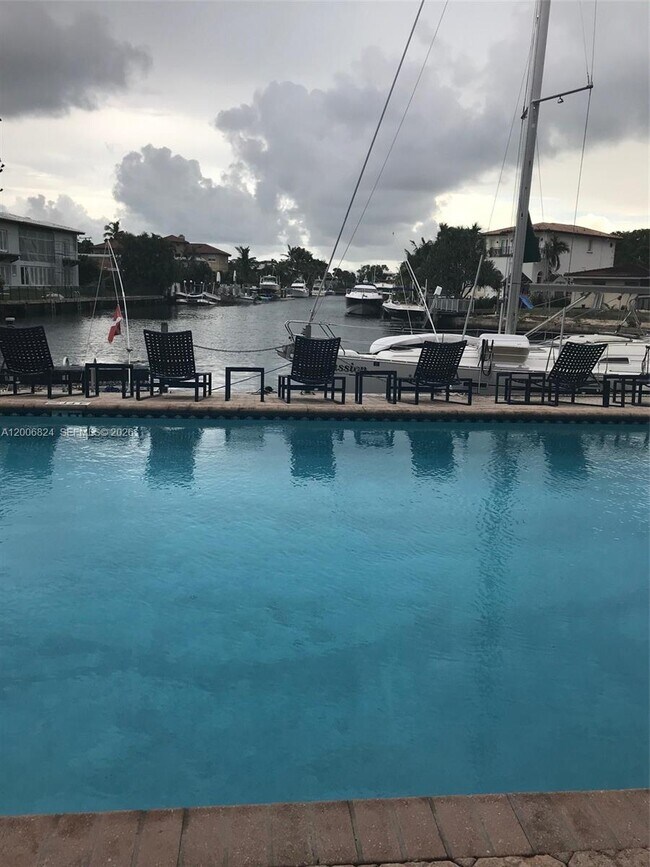 Building Photo - 2600 NE 135th St