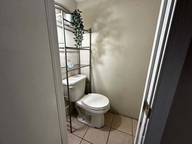 Building Photo - Perfect house to call home