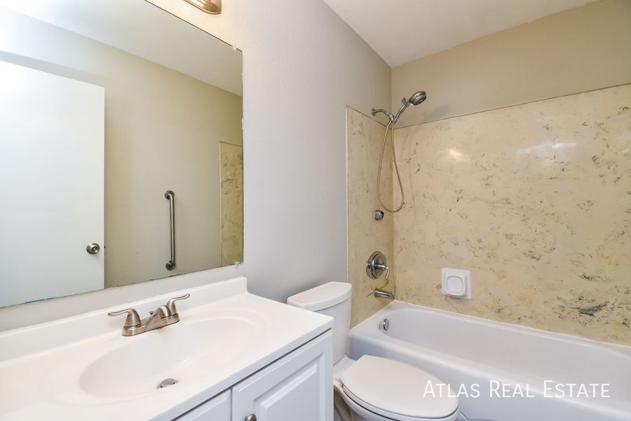 Building Photo - 4319 Moonbeam Dr