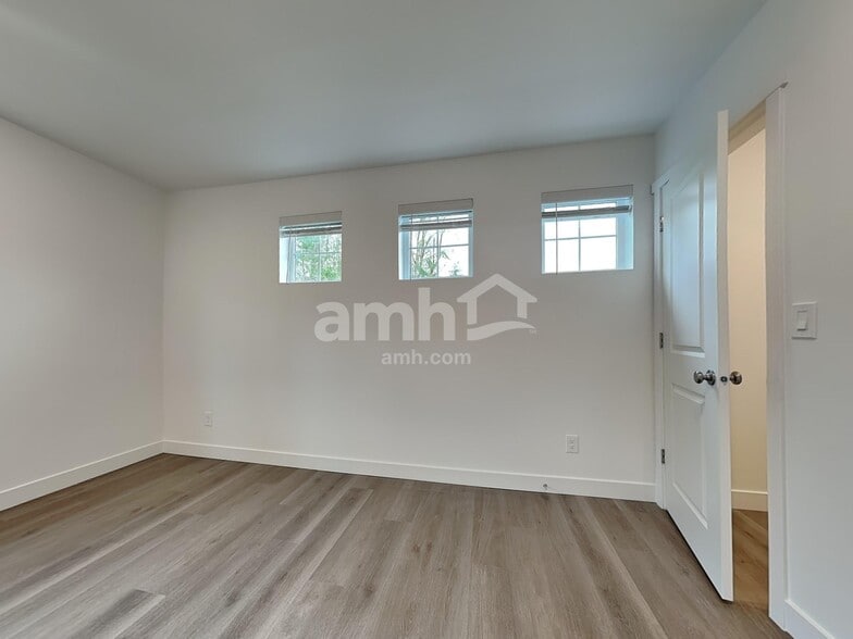 Building Photo - 8010 Katriel Ct SW