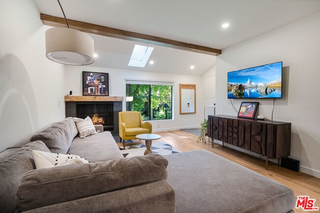 Building Photo - 5011 Showboat Pl
