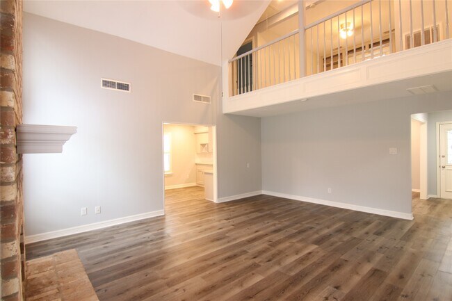 Building Photo - 12511 Ella Lee Ln