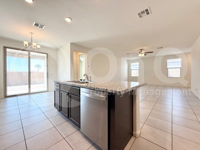 Building Photo - 747 W Nova Pl