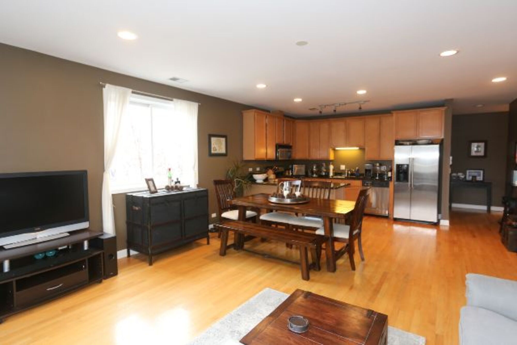 Building Photo - 3655 N Southport Ave