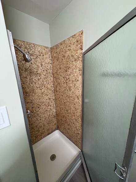 Building Photo - 5499 Claremont Ave