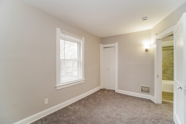 Building Photo - 3606 Leybourn Ave