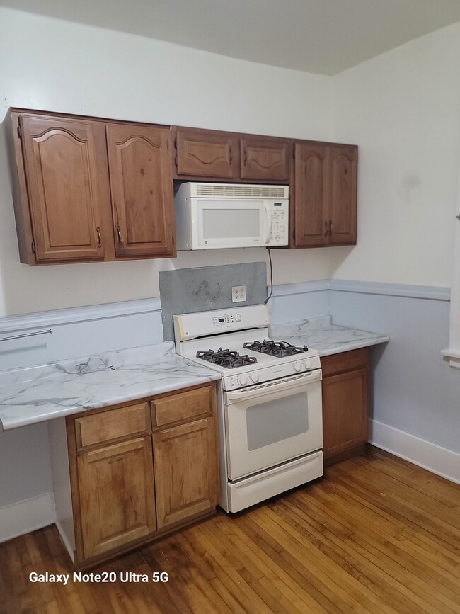 Kitchen - 2739 N 34th St