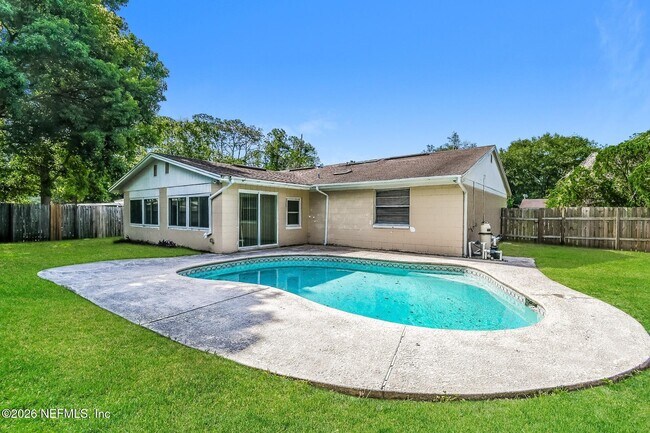 Building Photo - 7215 Sharbeth Dr S