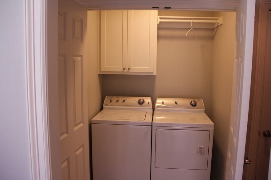 Washer and Dryer Inlcuded - 3716 Collinwood Ave
