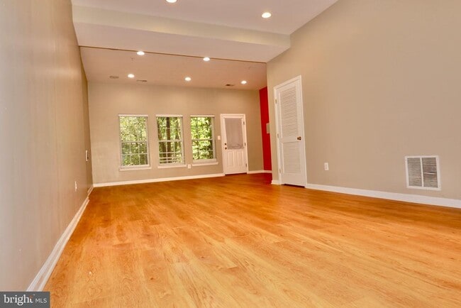 Building Photo - 25323 Damascus Park Terrace