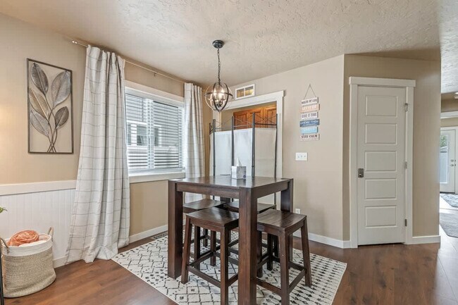 Building Photo - 2106 Ison Ct