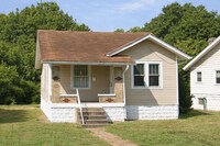 Building Photo - U of L Campus - 3 bedroom house!