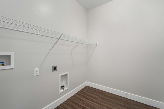 Building Photo - 1838 W Eaglewood Dr