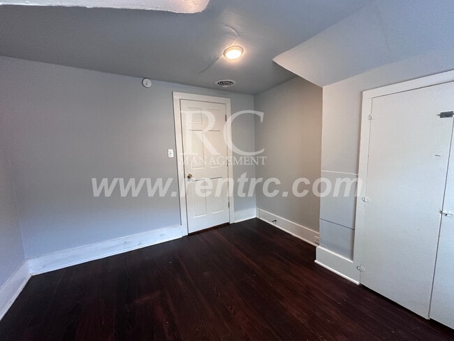 Building Photo - 1501 Walnut-