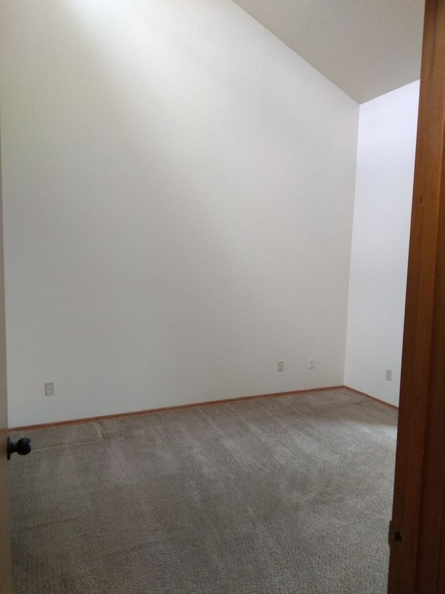 Building Photo - 937 W Madera Ln