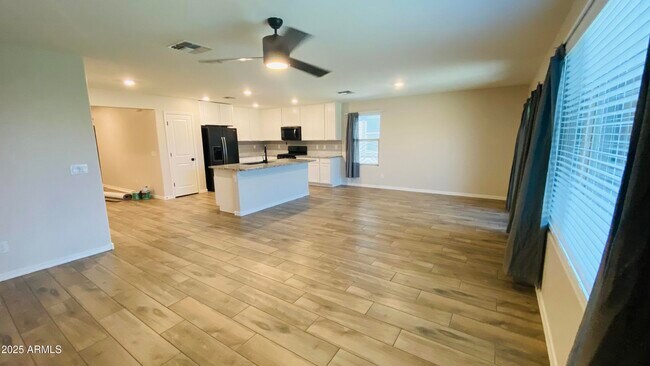 Building Photo - 17461 W Molly Ln