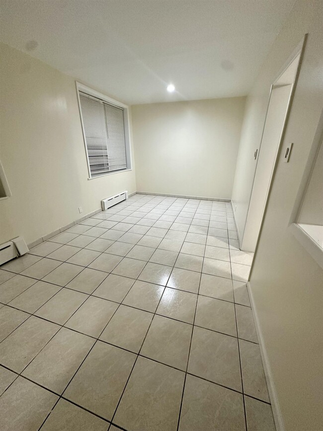 Building Photo - 6708 Newkirk Ave