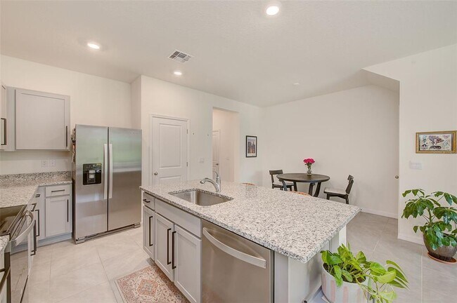 Building Photo - 11130 Crescent Deer Dr