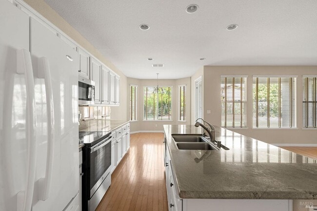 Building Photo - 505 Marianna Pl