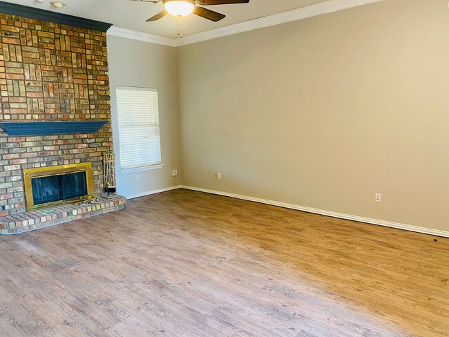 Building Photo - Pre-Leasing - 4 bed 2.5 bath - Frenship ISD