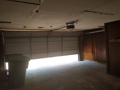 Building Photo - 1833 Skyline Dr