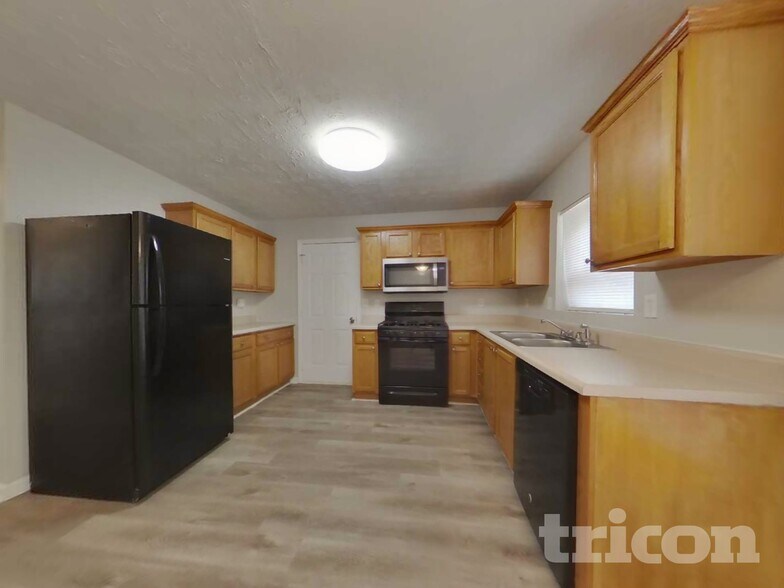 Building Photo - 5524 Somervale Ct