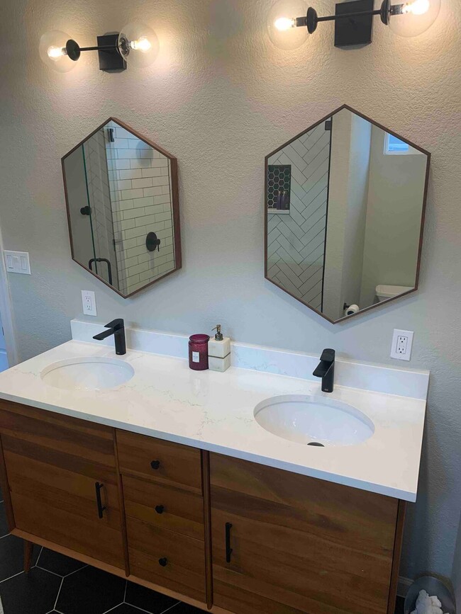 Building Photo - 800 Prospect Ave