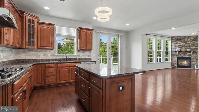 Building Photo - 40978 Spur Run Ln