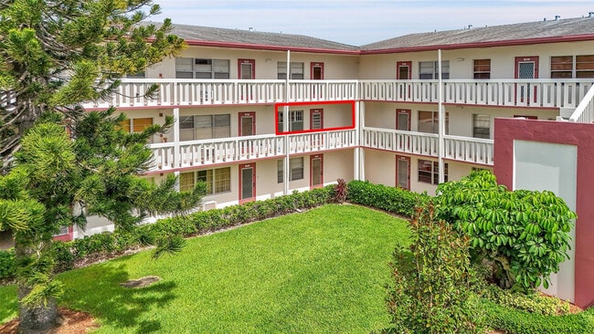 Building Photo - 486 Fanshaw L