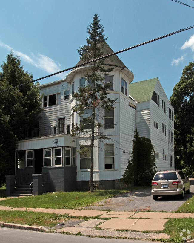 Building Photo - 1424 Oneida St