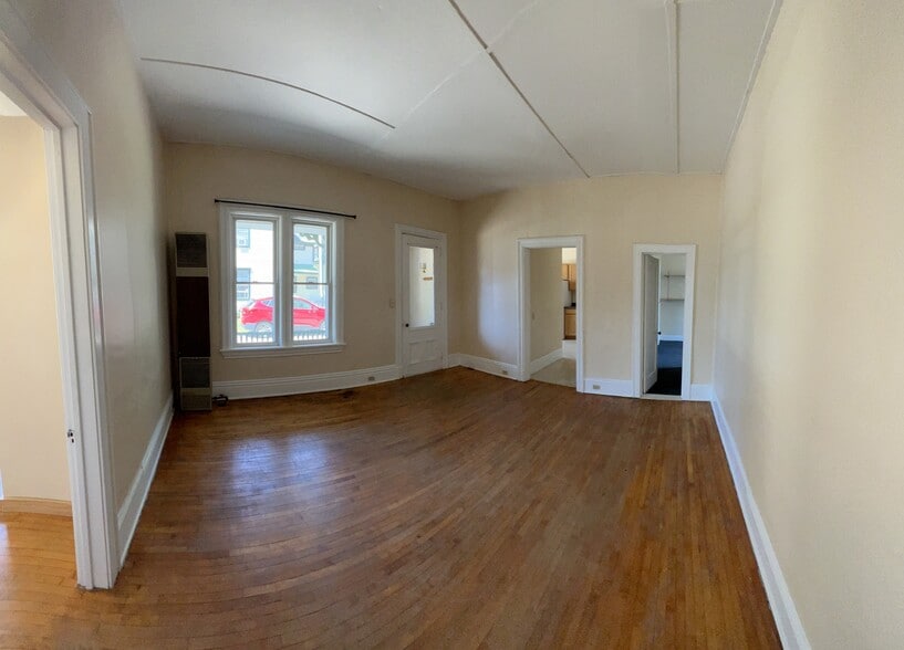 Building Photo - 24 Loomis St
