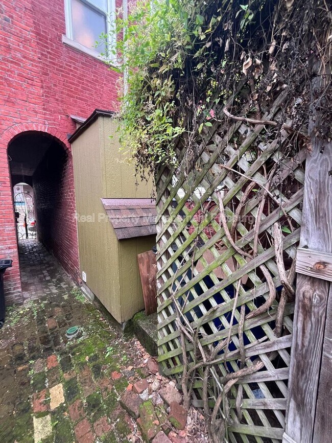 Building Photo - 297 42nd St