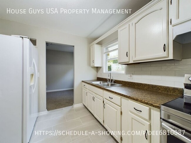 Building Photo - 3611 E 69th St