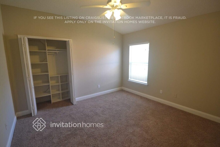 Building Photo - 382 Edge of Woods Rd