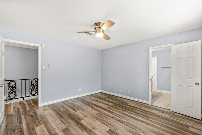 Building Photo - 1103 Manatee Ln