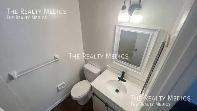 Building Photo - 1984 Agora Cir SE