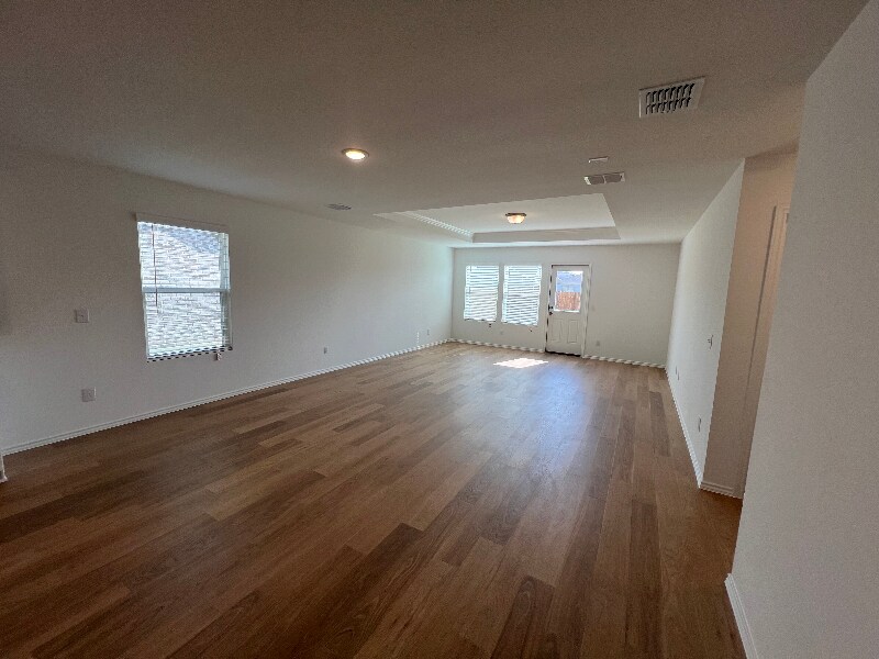 Building Photo - 16044 Isles Dr