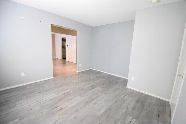 Building Photo - 10942 Heather Trail Dr