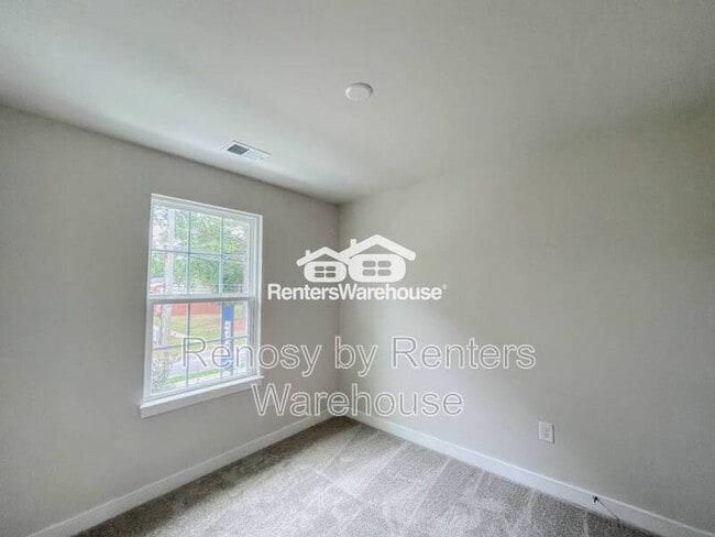 Building Photo - 202 Reid's Pl Dr