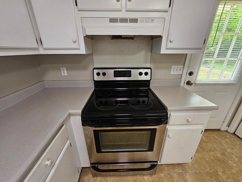 Stainless Steel Oven - 305 Pope Field Rd #A