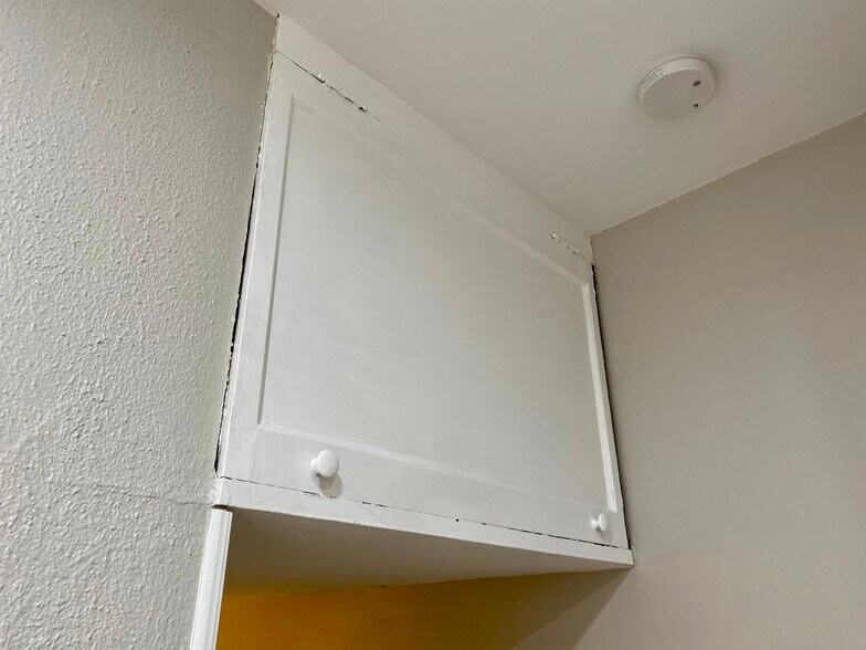 Building Photo - 4816 Myrtle Ave