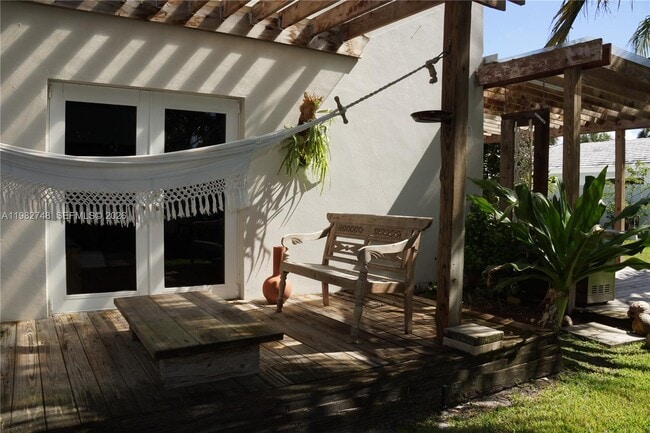 Building Photo - 1251 SW 11th Terrace