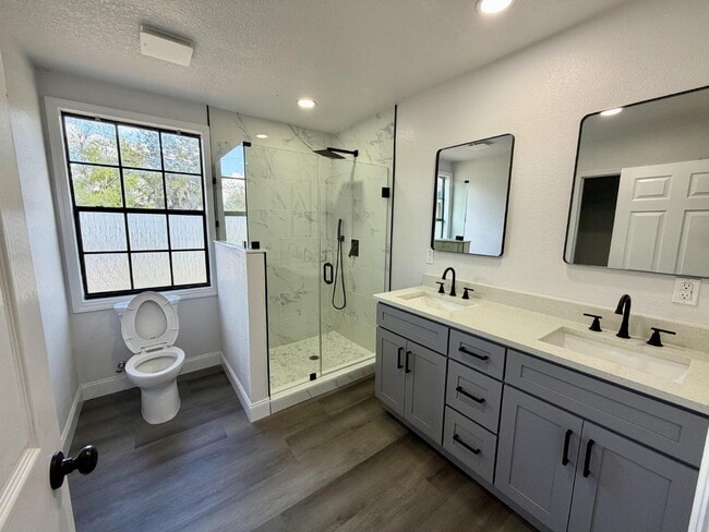 Building Photo - Peaceful Elevated Villa Near the Lake – Fully Renovated | $1,950/month