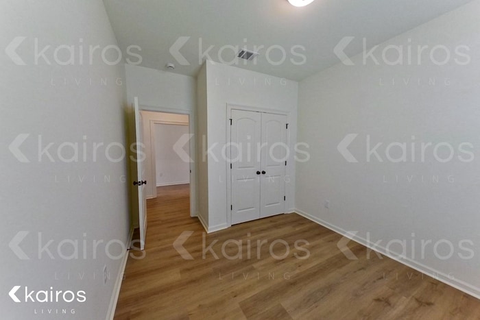 Building Photo - 206 Teddy Ln