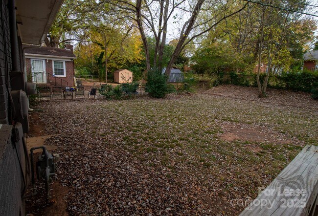 Building Photo - 4021 Crestridge Dr