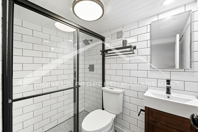 Building Photo - Charming Home with Central AC and Fenced Yard